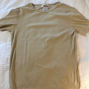 Women’s short sleeve top.